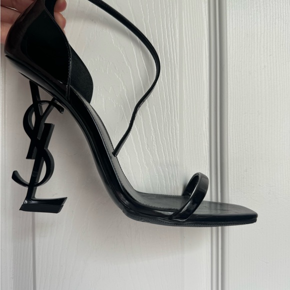 YSL BLACK PATENT HEELS!!!! Used twice! Brand NEW! The size is 38 - Picture 8 of 8